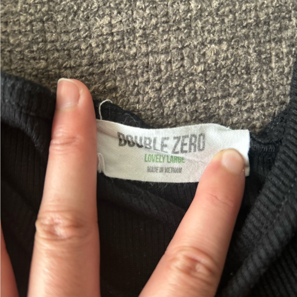Double Zero Black Ribbed Top - Picture 2 of 3